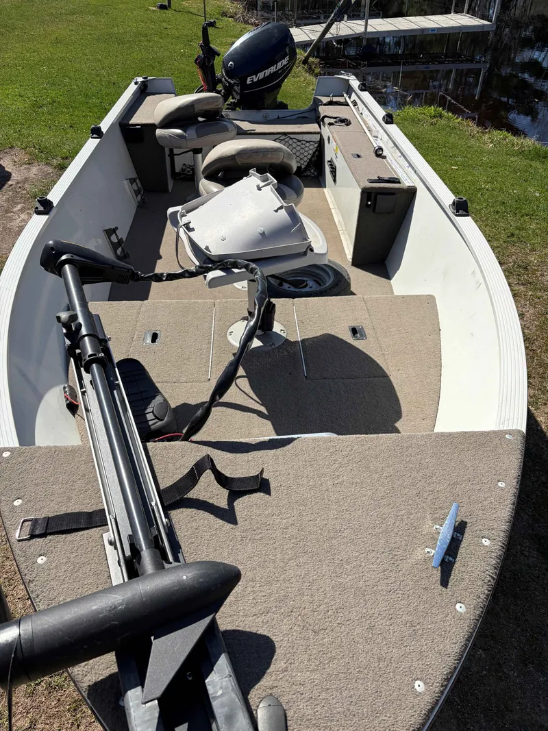 Slide: The Image of Mirrorcraft 1615 TROLLER 2011 - 4