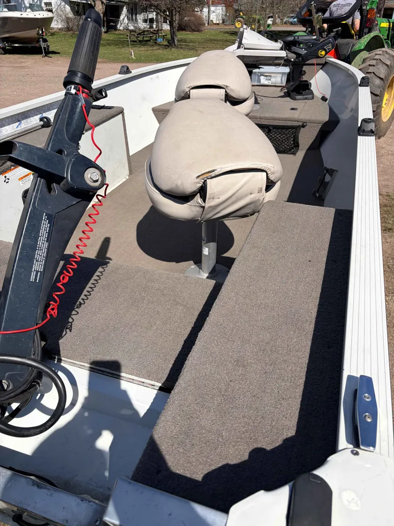 Slide: The Image of Mirrorcraft 1615 TROLLER 2011 - 5