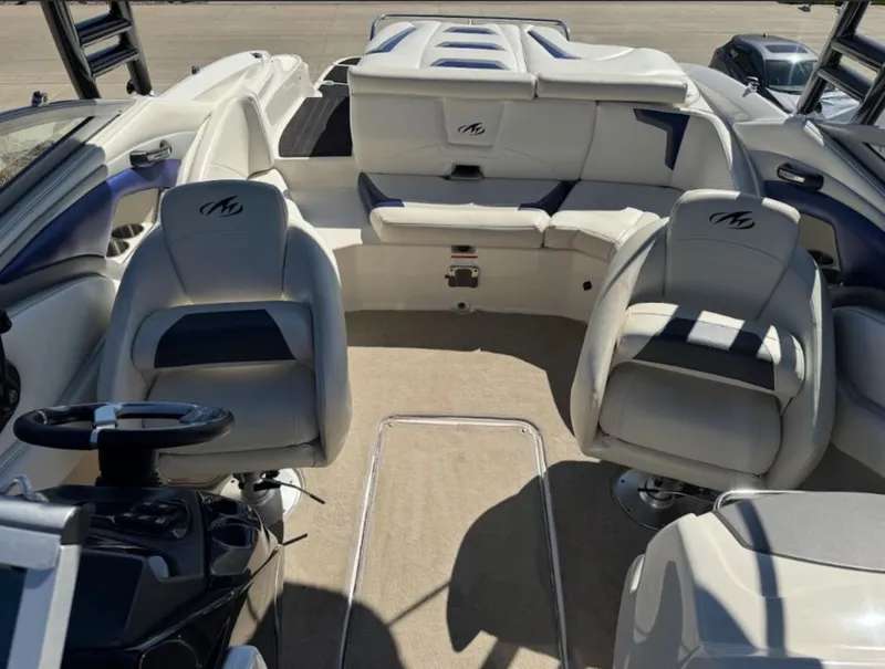 Slide: The Image of Monterey 244 FS 2011 - 4