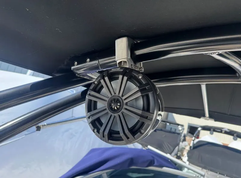 Slide: The Image of Monterey 244 FS 2011 - 7