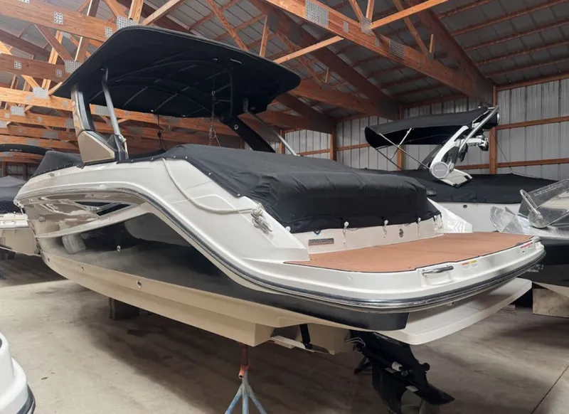 Slide: The Image of Sea Ray SLX 280 2018 - 2