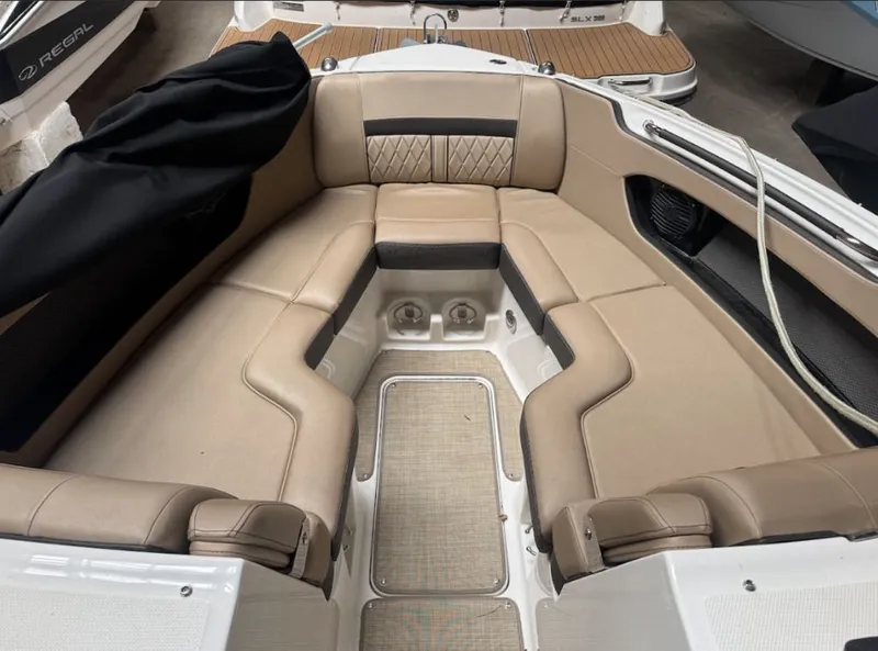 Slide: The Image of Sea Ray SLX 280 2018 - 4