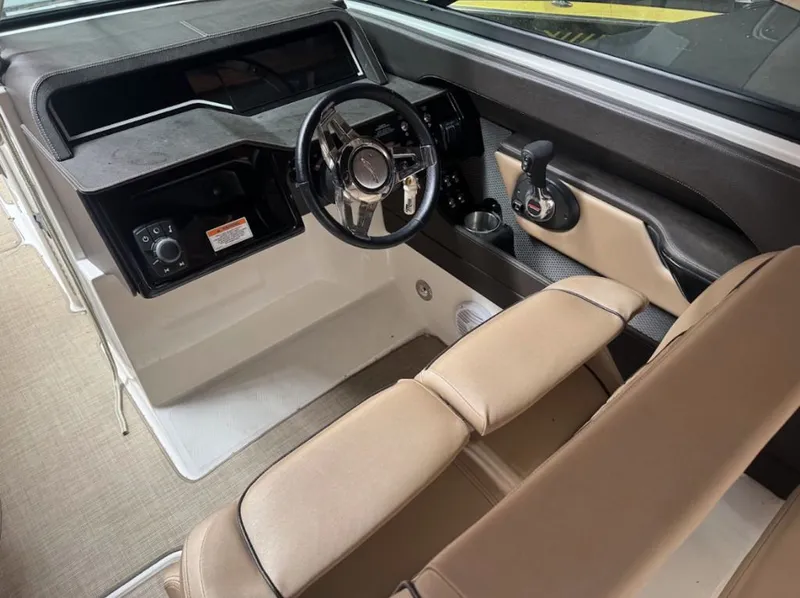 Slide: The Image of Sea Ray SLX 280 2018 - 5