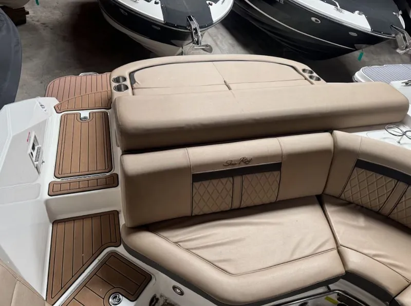 Slide: The Image of Sea Ray SLX 280 2018 - 8