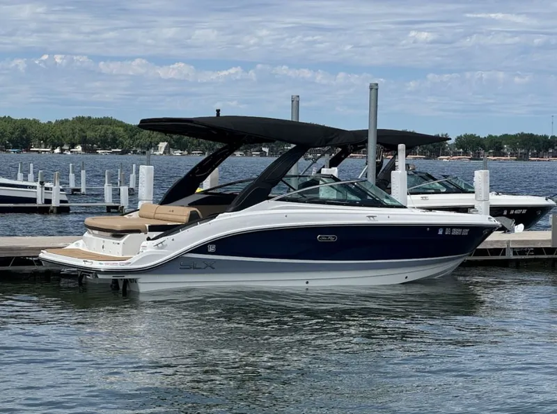 The Image of Sea Ray SLX 250 2020 - 0