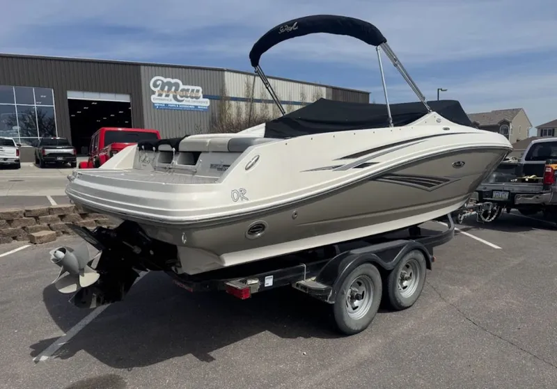 Slide: The Image of Sea Ray 230 SEL 2010 - 2