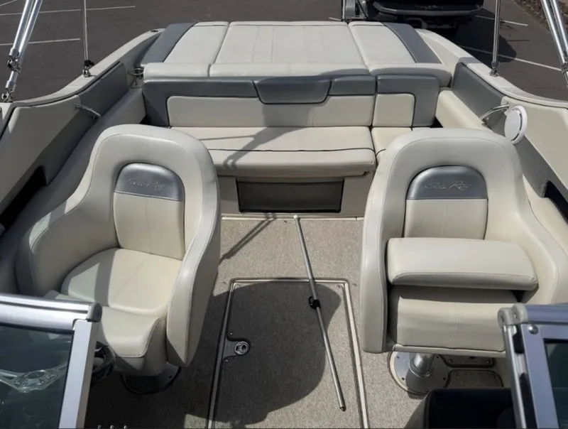 Slide: The Image of Sea Ray 230 SEL 2010 - 4