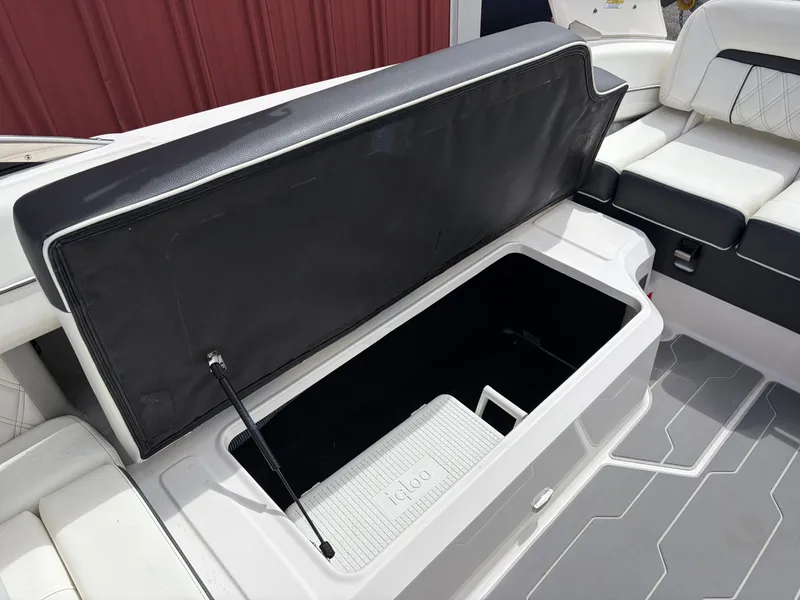 Slide: The Image of Regal LS6 2019 - 18