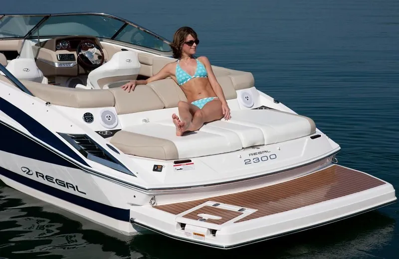 Slide: The Image of Regal 2300 Bowrider 2013 - 18