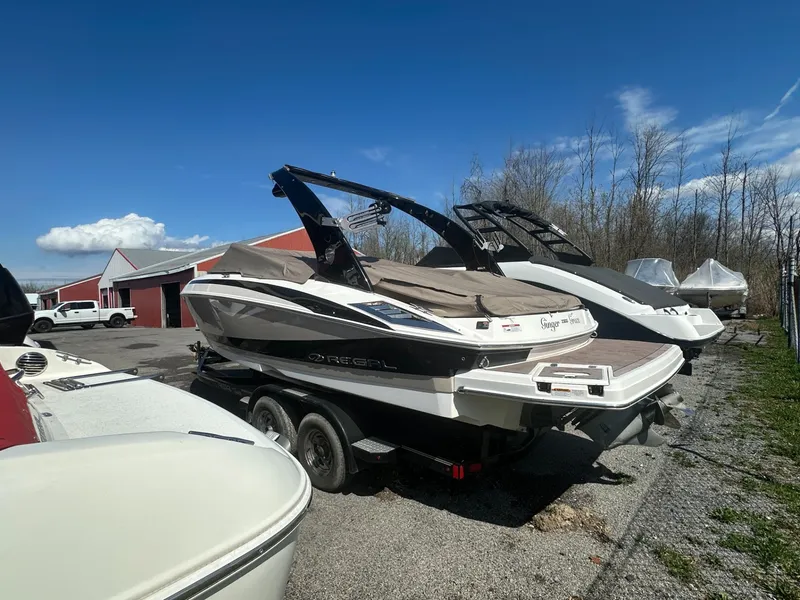 Slide: The Image of Regal 2300 Bowrider 2013 - 5