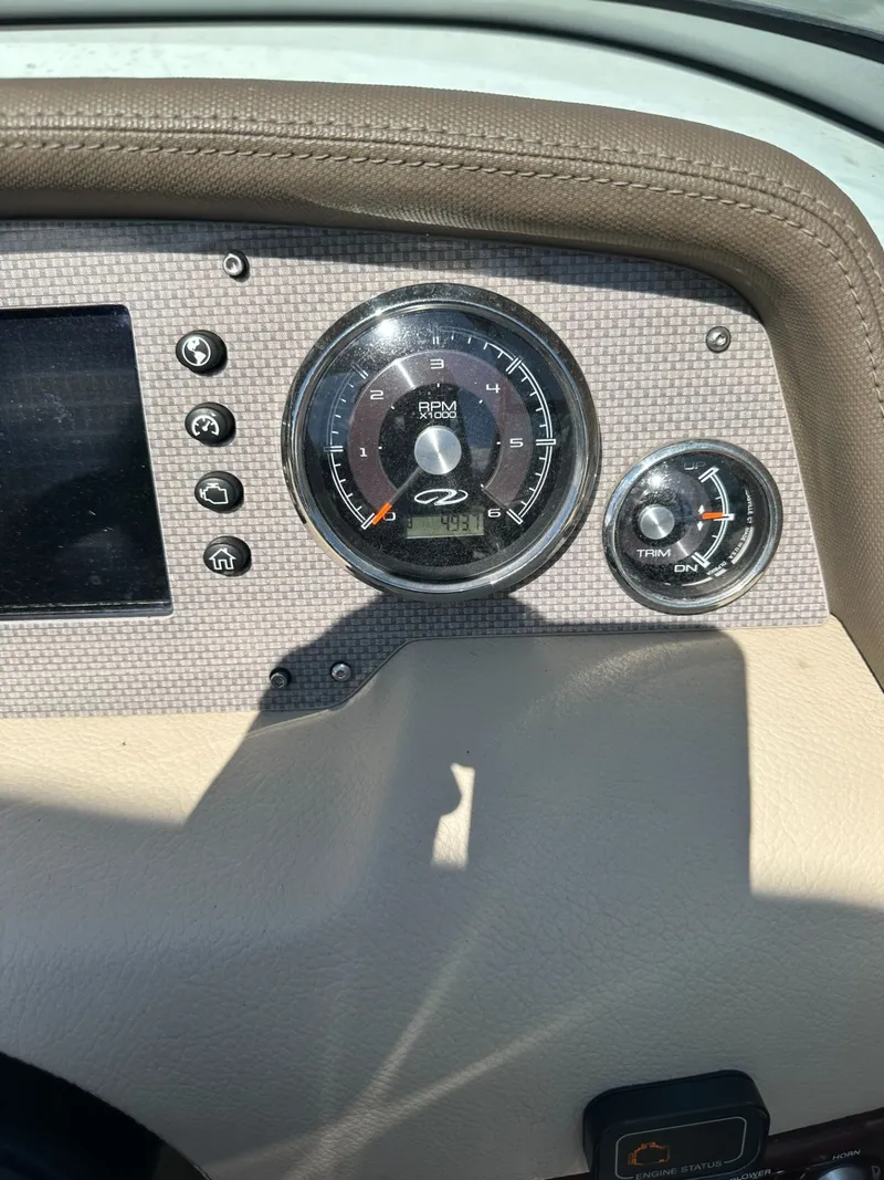 Slide: The Image of Regal 2300 Bowrider 2013 - 8