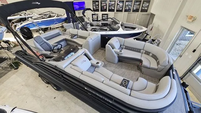 Slide: The Image of Bennington R 23 Swingback 2020 - 5