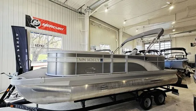 The Image of Bennington SX 22 Premium 2019 - 1