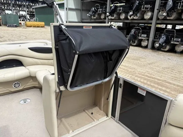 Slide: The Image of Sylvan 820 Mirage Cruise 2017 - 11