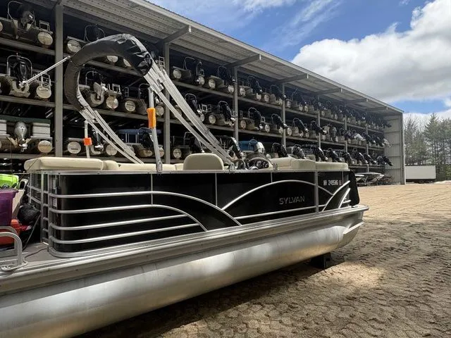 Slide: The Image of Sylvan 820 Mirage Cruise 2017 - 12