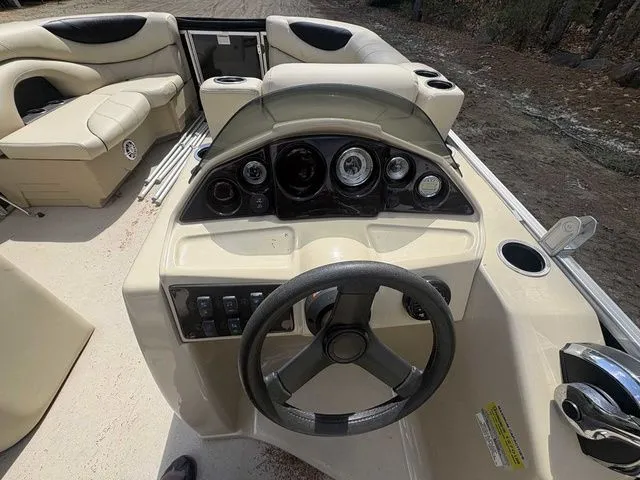 Slide: The Image of Sylvan 820 Mirage Cruise 2017 - 7