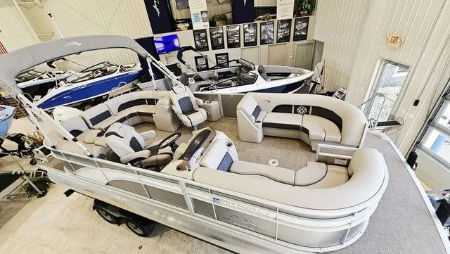 Slide: The Image of Bennington SX 22 Premium 2019 - 3