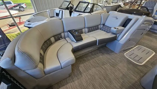 Slide: The Image of Bennington R 23 Swingback 2020 - 16