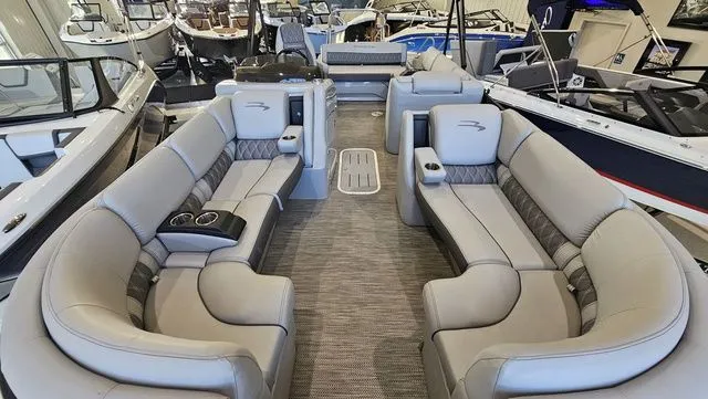 Slide: The Image of Bennington R 23 Swingback 2020 - 18