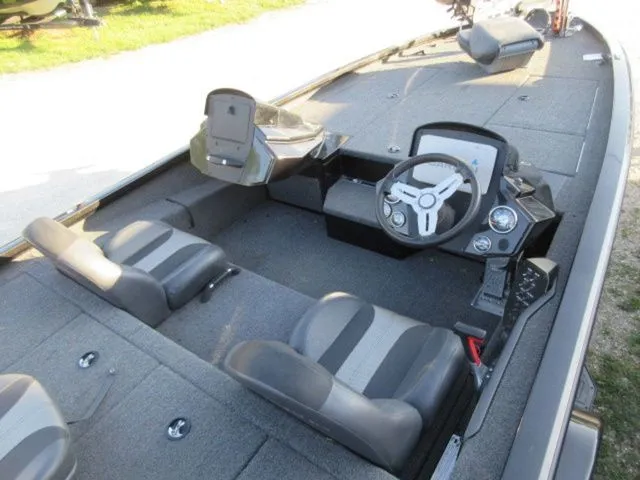 Slide: The Image of Vexus AVX1980 / Mercury 150 4 Stroke /Garmin Locators 2020 - 11