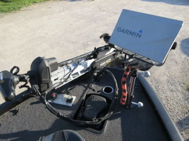 Slide: The Image of Vexus AVX1980 / Mercury 150 4 Stroke /Garmin Locators 2020 - 12