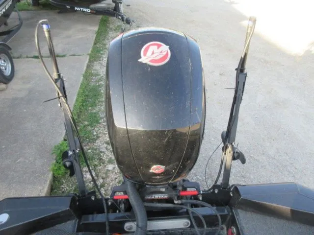 Slide: The Image of Vexus AVX1980 / Mercury 150 4 Stroke /Garmin Locators 2020 - 16