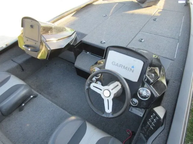 Slide: The Image of Vexus AVX1980 / Mercury 150 4 Stroke /Garmin Locators 2020 - 18