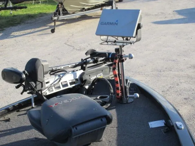 Slide: The Image of Vexus AVX1980 / Mercury 150 4 Stroke /Garmin Locators 2020 - 19