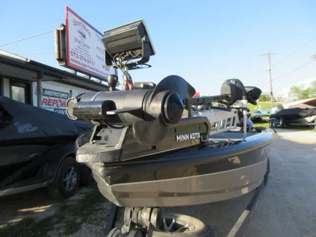 Slide: The Image of Vexus AVX1980 / Mercury 150 4 Stroke /Garmin Locators 2020 - 20