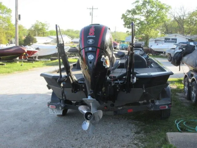 Slide: The Image of Vexus AVX1980 / Mercury 150 4 Stroke /Garmin Locators 2020 - 4