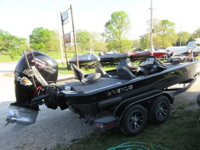 Slide: The Image of Vexus AVX1980 / Mercury 150 4 Stroke /Garmin Locators 2020 - 6