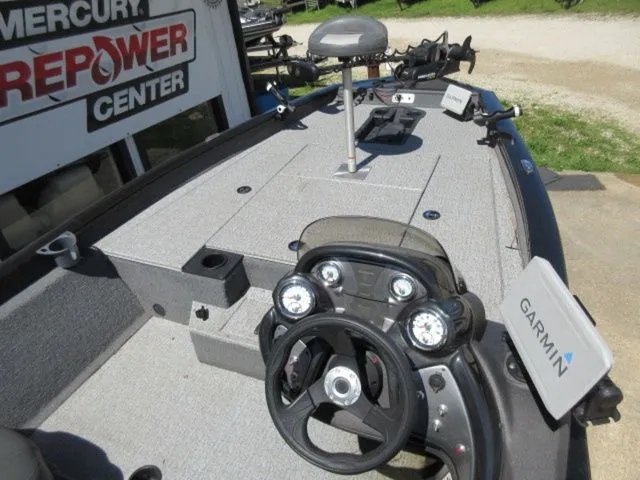 Slide: The Image of Tracker 175 / 75 HP MERCURY OUTBOARD 2023 - 10