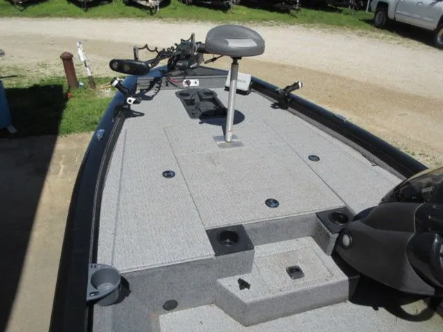 Slide: The Image of Tracker 175 / 75 HP MERCURY OUTBOARD 2023 - 11