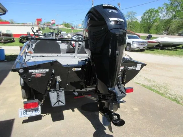 Slide: The Image of Tracker 175 / 75 HP MERCURY OUTBOARD 2023 - 6
