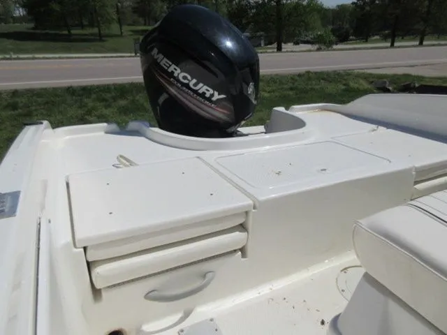 Slide: The Image of Bayliner Element F-18 Center Console Bay Boat / 115 Mercury 2016 - 12