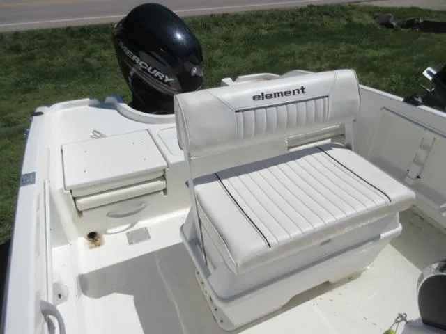 Slide: The Image of Bayliner Element F-18 Center Console Bay Boat / 115 Mercury 2016 - 15