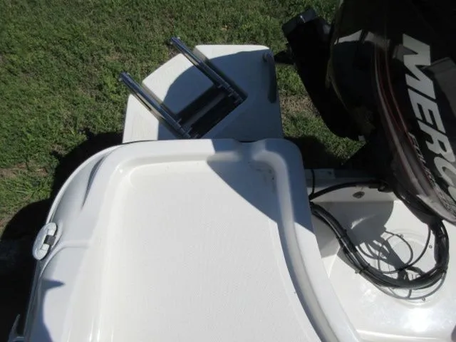 Slide: The Image of Bayliner Element F-18 Center Console Bay Boat / 115 Mercury 2016 - 20