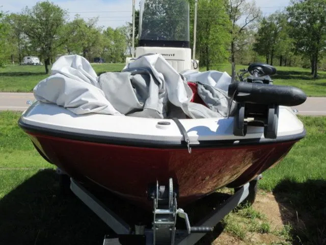 Slide: The Image of Bayliner Element F-18 Center Console Bay Boat / 115 Mercury 2016 - 6