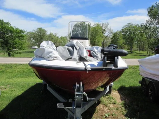 Slide: The Image of Bayliner Element F-18 Center Console Bay Boat / 115 Mercury 2016 - 7