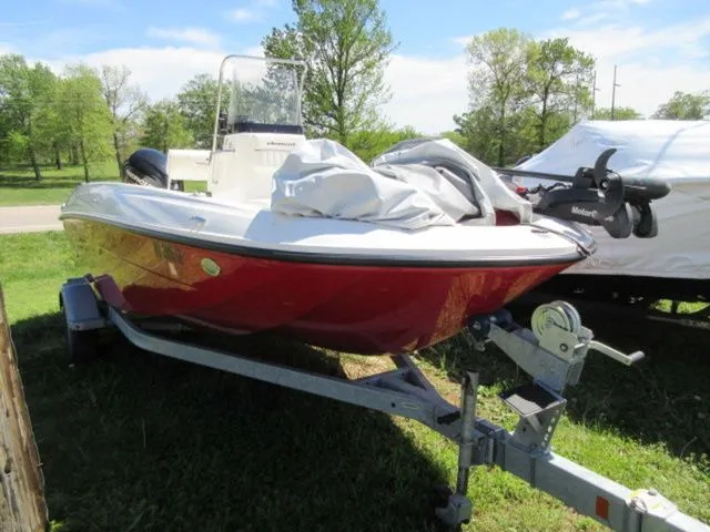 Slide: The Image of Bayliner Element F-18 Center Console Bay Boat / 115 Mercury 2016 - 8