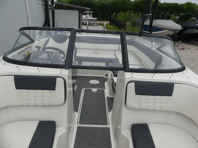 Slide: The Image of Bayliner VR5 BR 2020 - 15