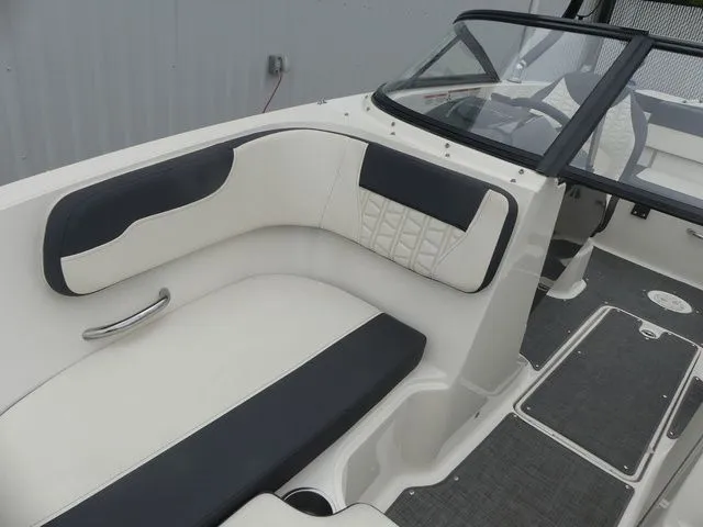 Slide: The Image of Bayliner VR5 BR 2020 - 16