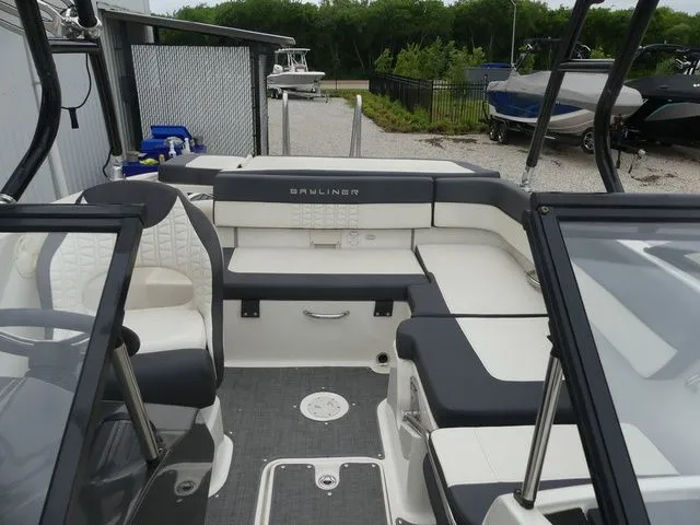 Slide: The Image of Bayliner VR5 BR 2020 - 19
