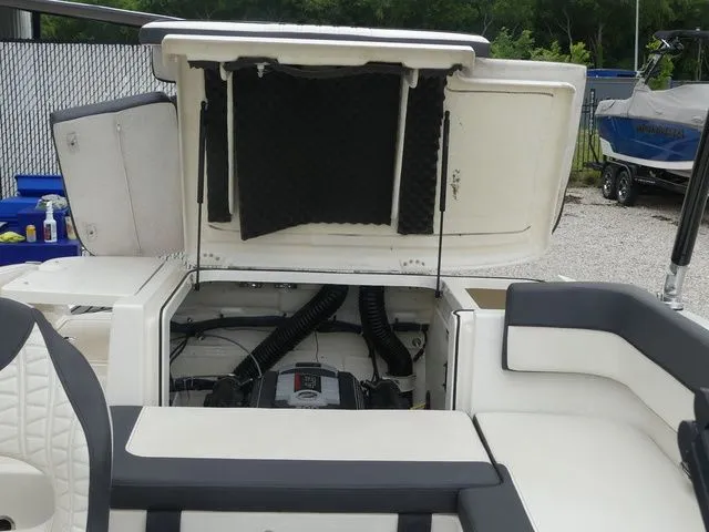 Slide: The Image of Bayliner VR5 BR 2020 - 28