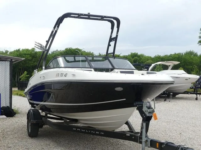 Slide: The Image of Bayliner VR5 BR 2020 - 3