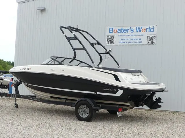 Slide: The Image of Bayliner VR5 BR 2020 - 4