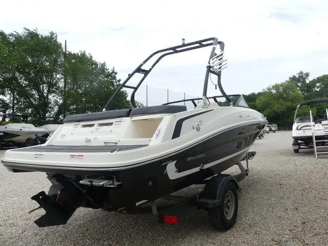 Slide: The Image of Bayliner VR5 BR 2020 - 5