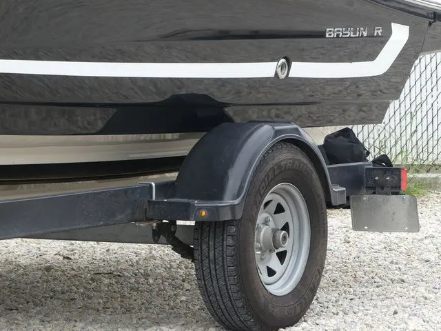 Slide: The Image of Bayliner VR5 BR 2020 - 8