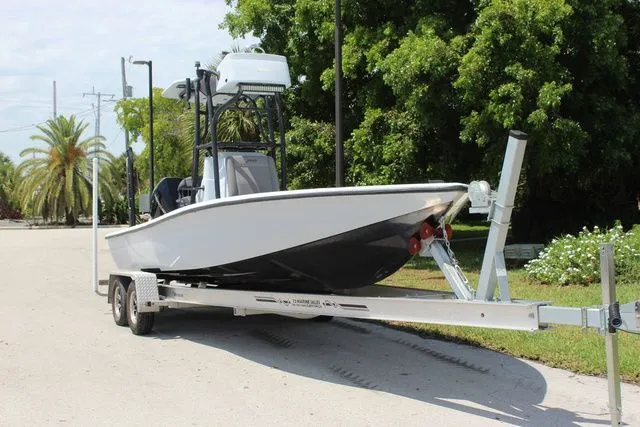 The Image of Yellowfin 24 Bay CE 2019 - 1