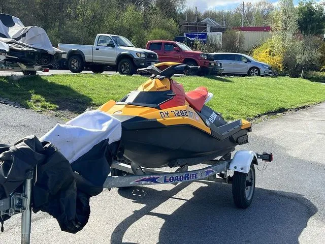 Slide: The Image of Sea-Doo Spark® 2-up Rotax® 900 ACE™-60 2022 - 5